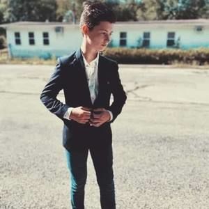 Meet your Posher, Ethan